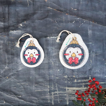 Load image into Gallery viewer, Ornament Penguin - Pop up Sponge (Holiday Exclusive)
