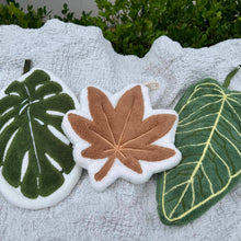 Load image into Gallery viewer, Set of 3 Tropical Leaf Hanging Hand Towel