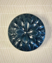 Load image into Gallery viewer, Charcoal Detoxifying Body Wash Bar