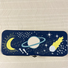 Load image into Gallery viewer, Metal Pencil Box