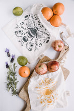 Load image into Gallery viewer, Reusable bags, set of 2 bee bags