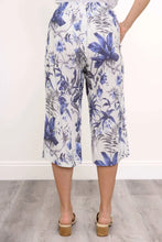 Load image into Gallery viewer, Blue Sky Bella Capri Pants - linen bamboo