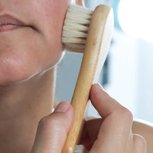 Load image into Gallery viewer, Urban Spa The Bamboo & Wool Facial Brush