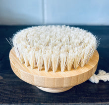 Load image into Gallery viewer, Natural Round Body Brush
