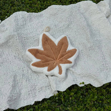 Load image into Gallery viewer, Set of 3 Tropical Leaf Hanging Hand Towel
