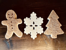 Load image into Gallery viewer, Festive Natural Kitchen Scrubby Sponge
