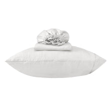 Load image into Gallery viewer, Vintage Linen Sheet Set

