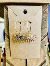 Load image into Gallery viewer, Earrings
