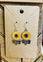 Load image into Gallery viewer, Earrings
