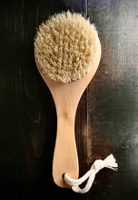 Load image into Gallery viewer, Wet/Dry Body Brush- Short Handle
