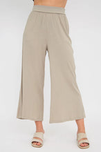 Load image into Gallery viewer, Landon Capri Pant- Linen Bamboo
