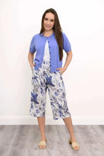 Load image into Gallery viewer, Blue Sky Bella Capri Pants - linen bamboo
