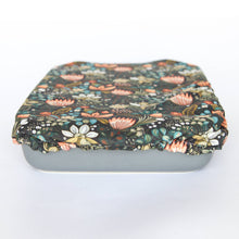 Load image into Gallery viewer, Casserole Covers - Penny Lane
